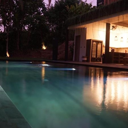 Hôtel Six Cubes Ubud Extérieur photo