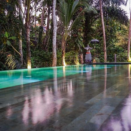 Hôtel Six Cubes Ubud Extérieur photo
