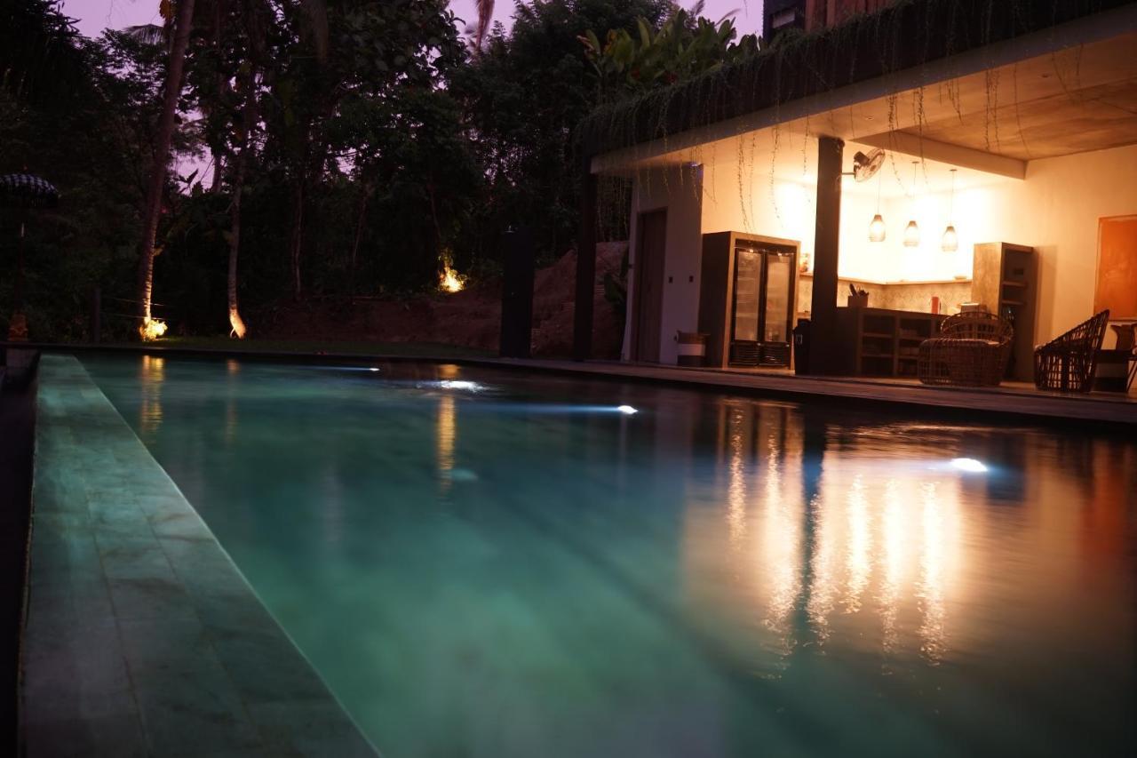 Hôtel Six Cubes Ubud Extérieur photo