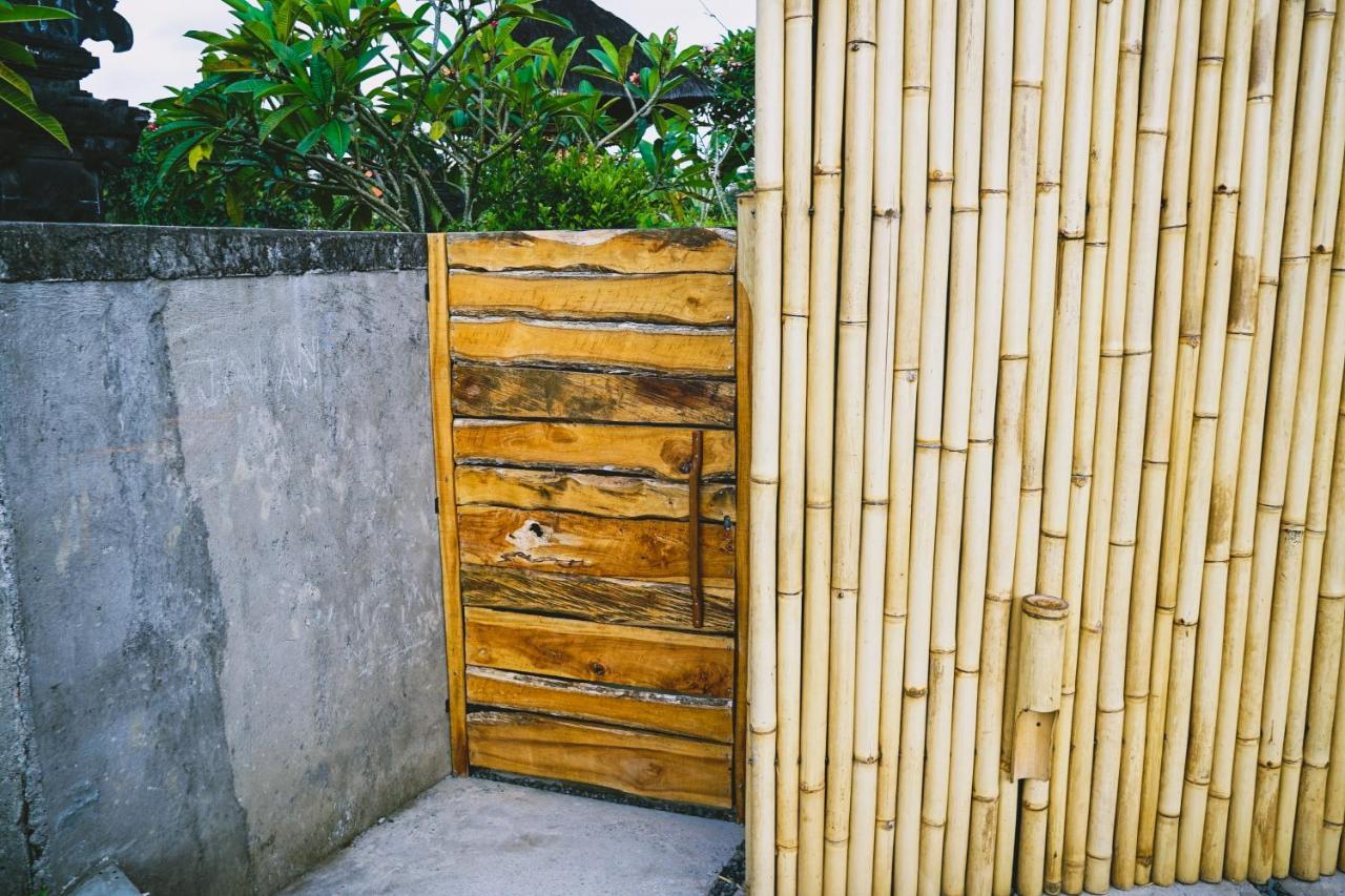 Hôtel Six Cubes Ubud Extérieur photo